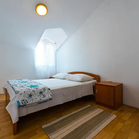 965a Apartmán